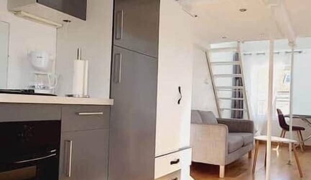 Spacious, cozy duplex | Sleeps 5 | Near Disneyland Paris