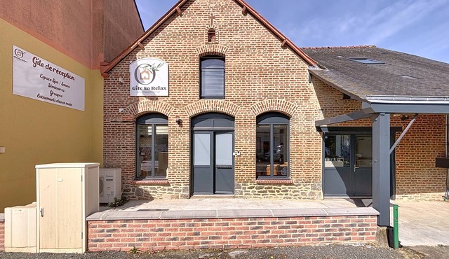 Spacious gîte with jacuzzi-sauna area, reception room and terrace with games.