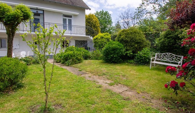 Spacious Home with Garden, WiFi, and Games Room Near Dordogne's Best Sights