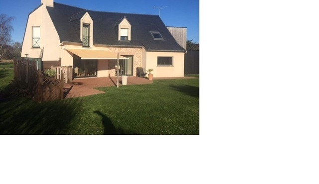 SPACIOUS HOUSE 220 M2 WITH LARGE GARDEN CLOSE TO BEACHES PLOT 1500 M2