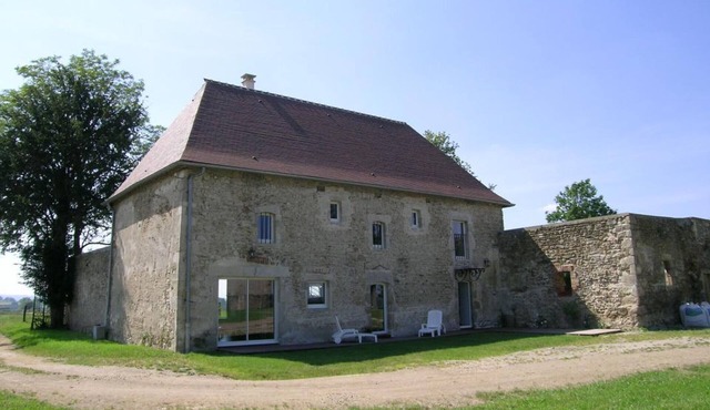 Spacious lodge in historical hunting lodge with private garden