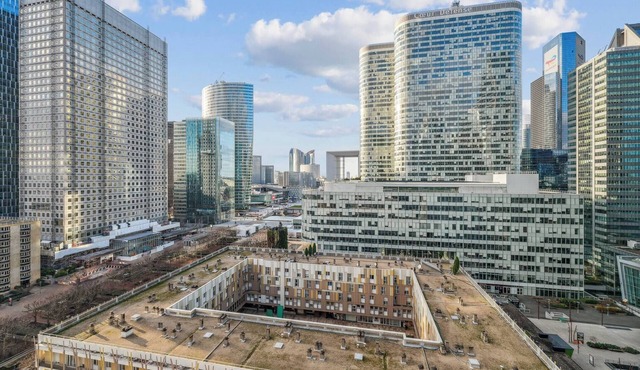 Spacious studio balcony -La Défense-Bail Mobilité