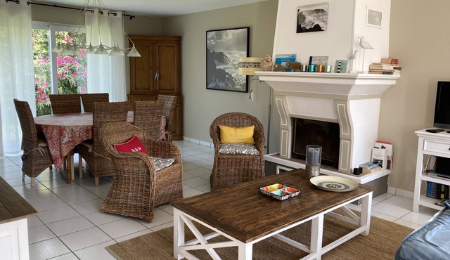 Spacious, super-equipped villa for 8 people, bright and comfortable.
