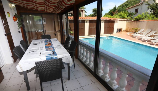 St Cyprien 4-room house with swimming pool near the beach