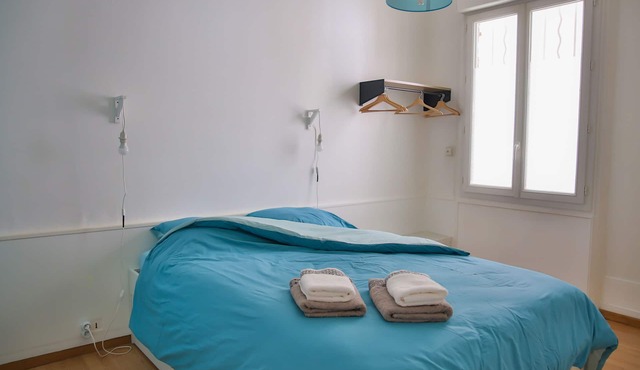 Stay Alma - Beach - Spacious with shared courtyard