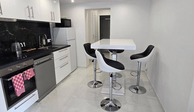 Stay in a peaceful, quiet, leafy setting. Ideal for families.