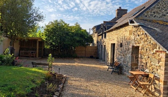 Stone house in a quiet location, only 1 km from the sea