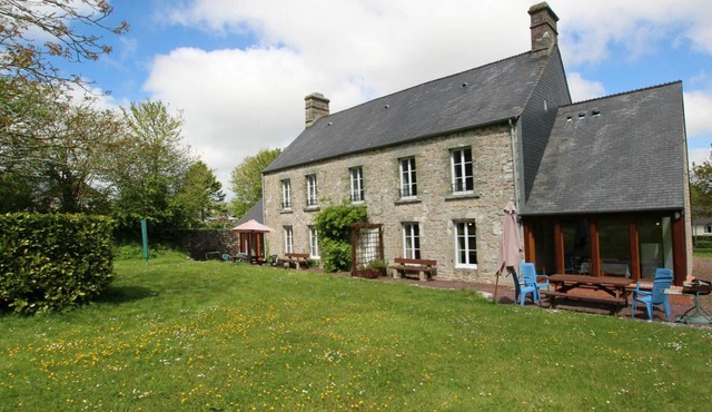 Stone house in La Hague, 4 pers, pets allowed, internet