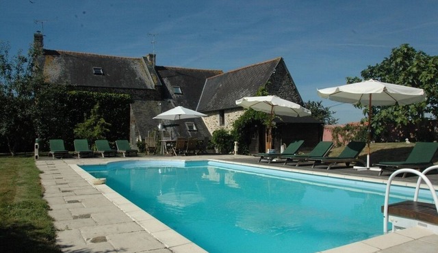 Studio Apartment for 2 - Adults Only. 30 minutes from Mont Saint Michel
