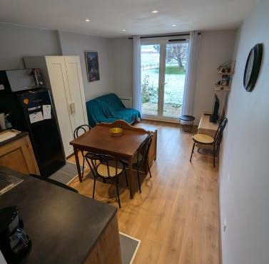 Studio au rez-de-chaussée accès direct jardin