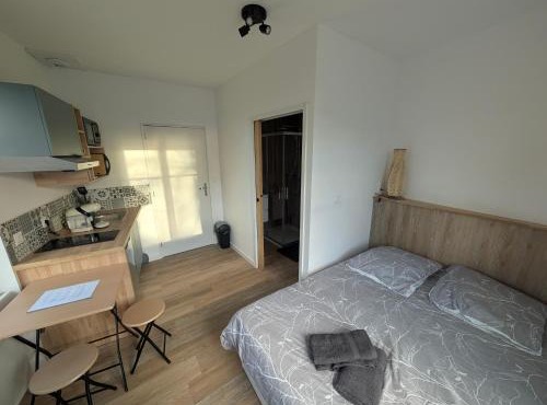 Studio Cosy en RDC - Immeuble Privé - Parking Gratuit