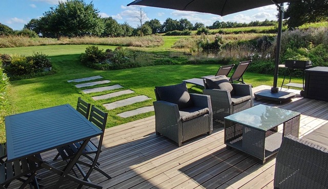 Studio 'Gîte B du Domaine de l'Epinay with Private Terrace, Garden and Wi-Fi