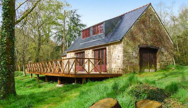 Stunning home in Guern with WiFi