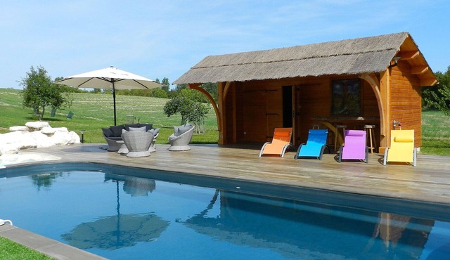 Stunning private villa for 8 people with WIFI, private pool, TV, terrace and pets allowed