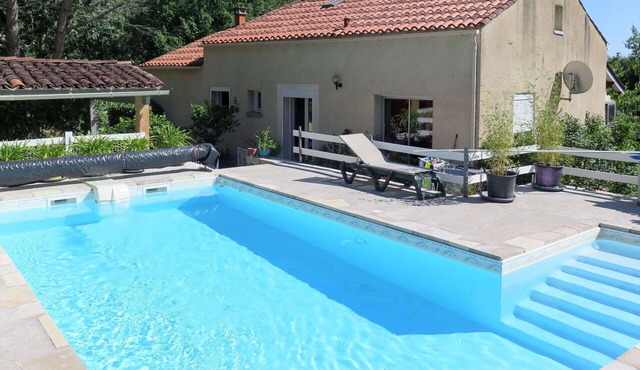 Stunning private villa for 4 guests with private pool, WIFI, TV, terrace and pets allowed