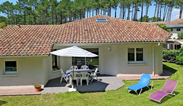 Stunning private villa for 6 guests with WIFI, TV, terrace and pets allowed