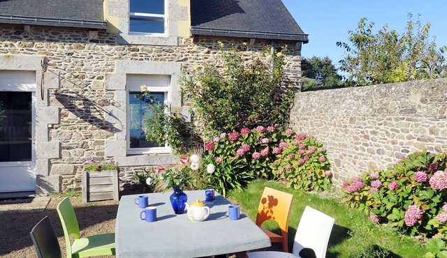 Stunning private villa for 9 guests with WIFI, TV and parking