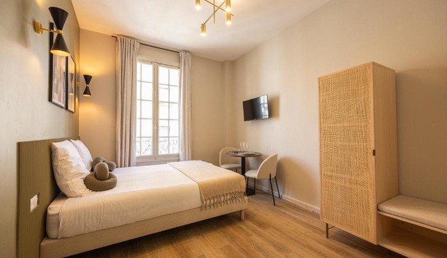 Stylish & Cozy Air-Conditioned Studio