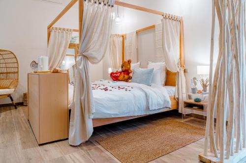 Suites Romantiques avec Jacuzzi - Marne-La-Vallée - Le Jardin De Vos Secrets