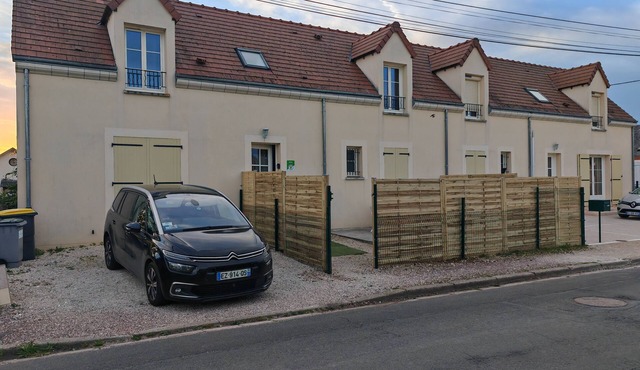 Sully-sur-loire: Pleasant house in town center