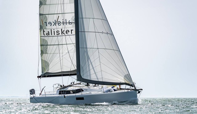 Sun-Kissed Sailing Adventure in Antiguo Puerto de La Rochelle