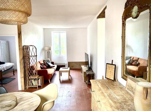 Sunny 3BR Apt