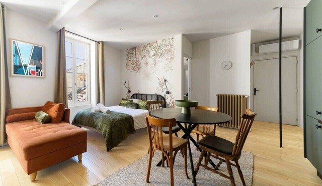 Superbe studio climatisé dans immeuble classé