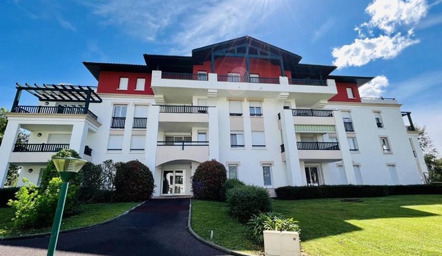 T2 à Cambo-les-Bains avec Accès Internet et Parking - FR-1-495-9