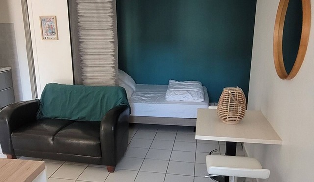 Tastefully renovated studio near the sea