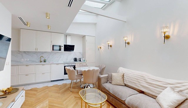 TBS 204 - Prestigious suite near Champs-Élysées