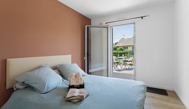 Terra Cotta Guest Room with Shared Pool, Communal Terrace and Wi-Fi