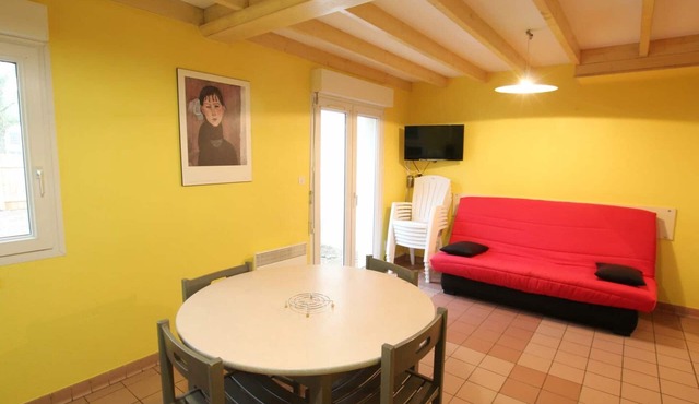 Terraced house near the port, pets welcome