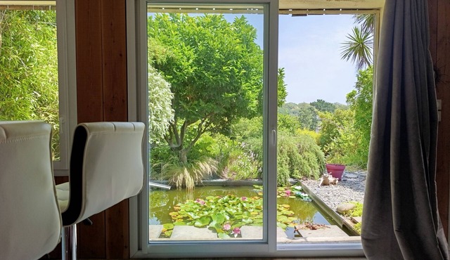 The Charming Mahradja Suite and Its Japanese-Style Pond—A Timeless Escape