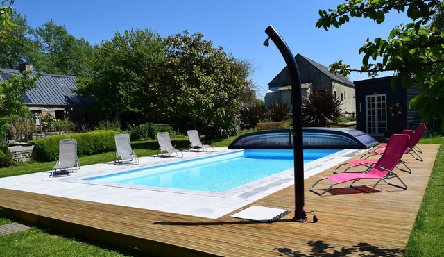 The Stables - heated pool - 8 mins from beaches