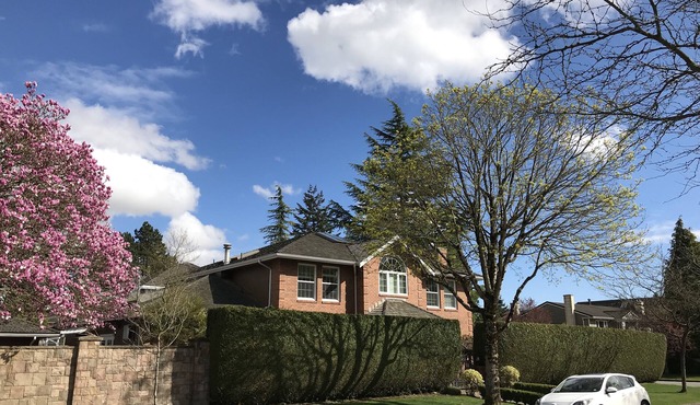 The Hudson House ❤️Luxurious 8 BR+6 BA in Central Van with Jacuzzi and Sauna ❤️ in Vancouver