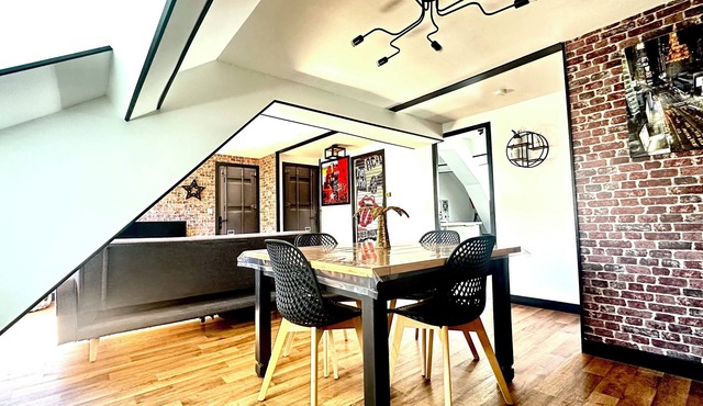 The industrial apartment on the banks of the Loire