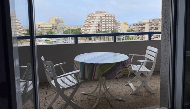 Three-room sleeps 6 Admiralty