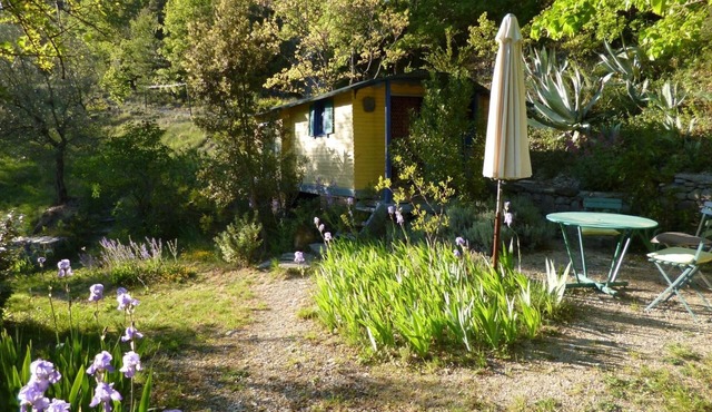 Tiny Home 'Roulotte De Veyronne' with Mountain View and Wi-Fi
