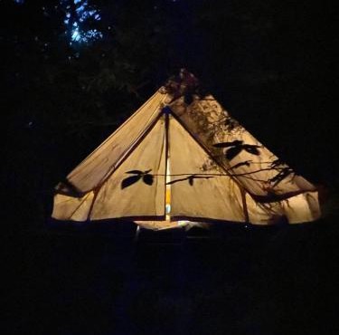 Tipi en forêt, nuits insolites en Ardèche
