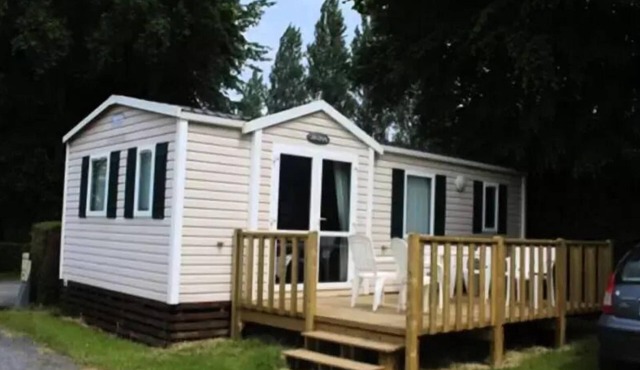 Titania 2-Bedroom Mobile Home - 32 m² + semi-covered patio, sleeps 5