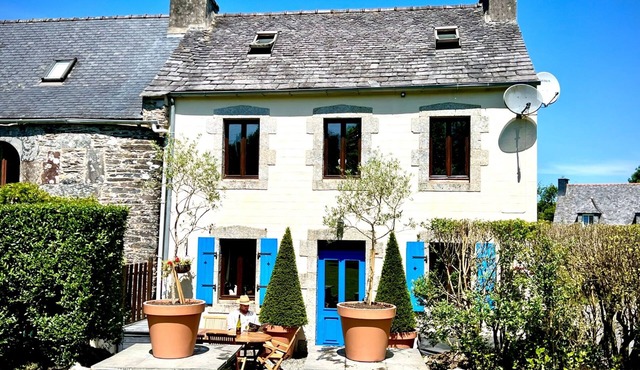 Traditional Breton home now a comfortable family gîte with heated swimming pool