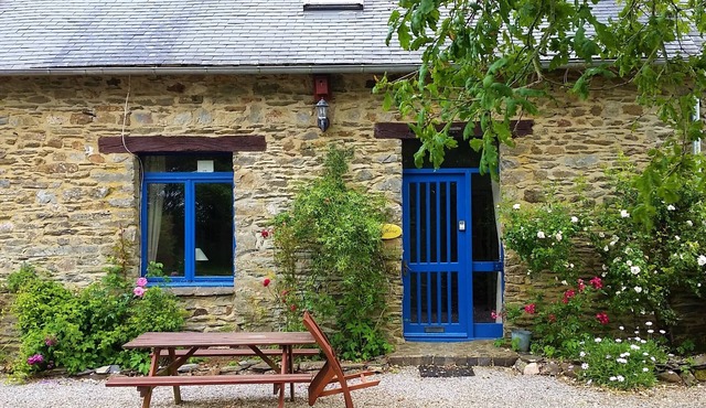 Traditional Farmhouse Gite at the heart of Brittany (Sleeps 6 in 3 Bedrooms)