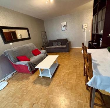 Tram 50 m, Balcon, Parking facile