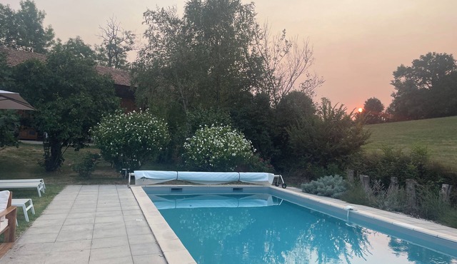 Two stylish 1-bed cottages with private pool - perfect for friends or family