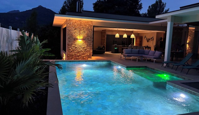 Vacation home for 10 people in Pic Saint Loup