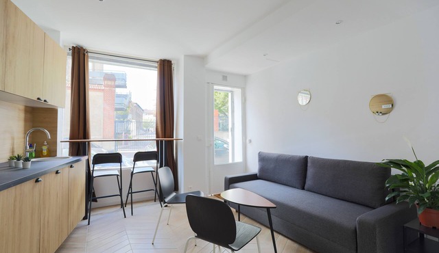 VAL DE GRACE APARTMENT