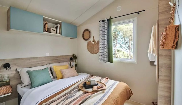 VENEZIA Mobile Home: 4 Rooms, Sleeps 6, Air-Conditioned + TV