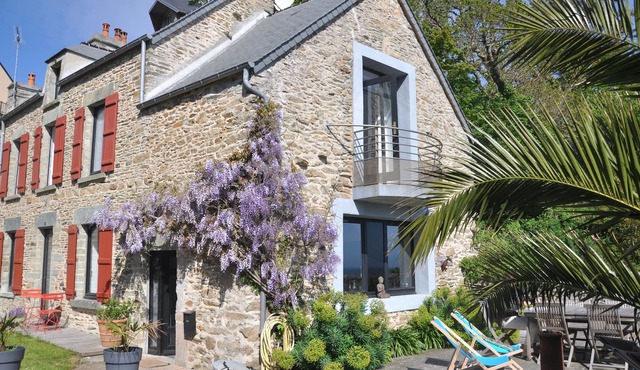 Very beautiful house with sea view, comfortable