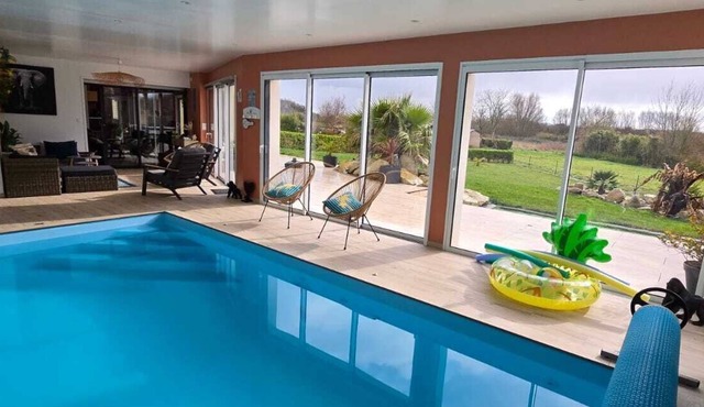 Villa with indoor pool 150m from the beach