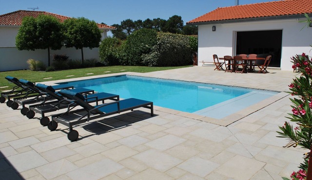 Villa 4* between Hossegor and Biarritz-4bedrooms air-conditioning-near beach-heated pool